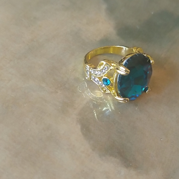 Turquoise Topaz Gold Tone Costume Cocktail Statement Ring SZ 6 - Picture 2 of 7